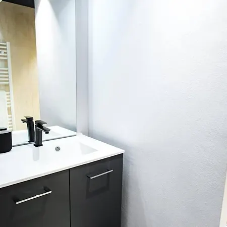 - Bm Hans - Modern And Cosy Apt With Cathedral View Apartment